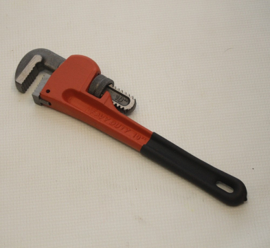 IM-W110 PIPE WRENCH 10"