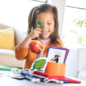 Eric Carle: Scavenger Hunt Game|Peaceable Kingdom