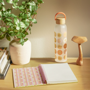 On the Sunny Side Glass Water Bottle with Bamboo Lid|Studio