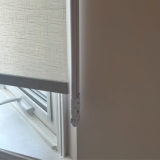 Housse de sécurité en plastique dur pour chaîne de store romain, blanc