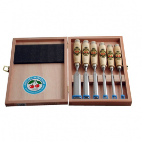 Set of 6 Chisels in Wooden Box