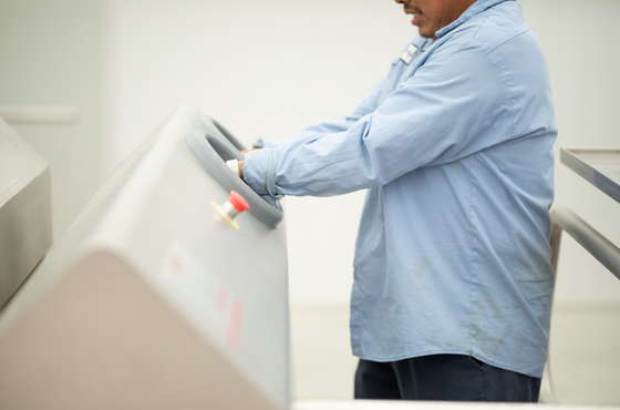 disinfect hands in the hygiene sluice