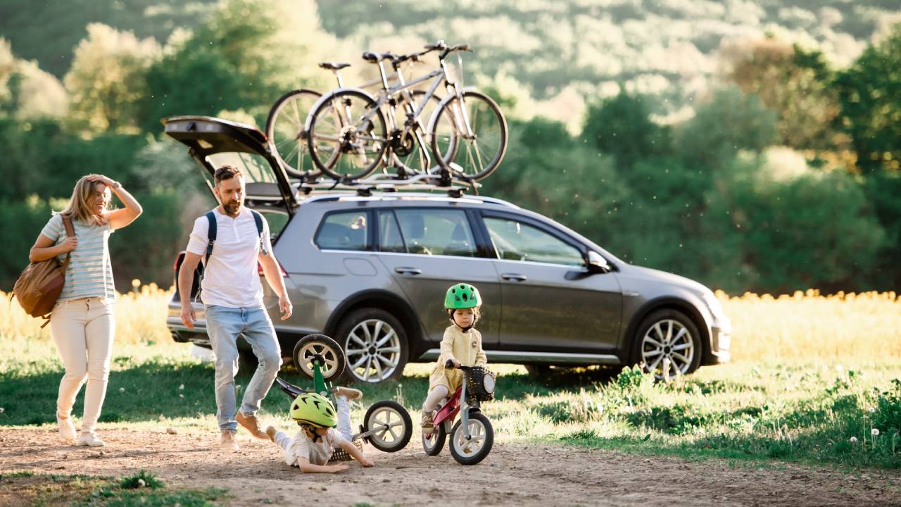 Roof vs. hitch bike carriers Which is right for you?